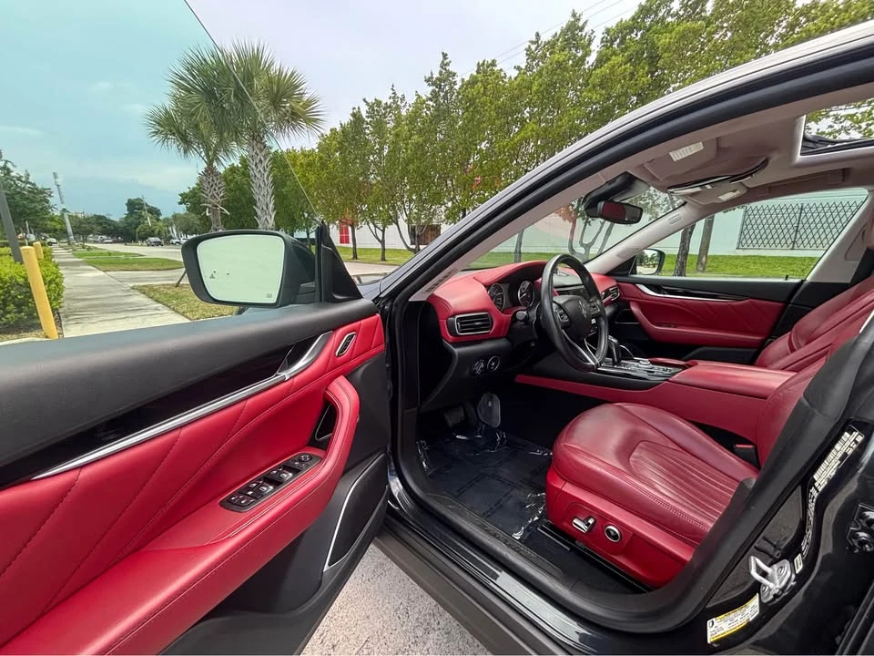 2022 Maserati Levante Modena - Image 9 of 17
