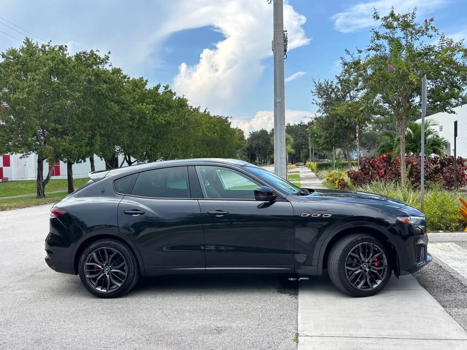 2022 Maserati Levante Modena - Image 2 of 17