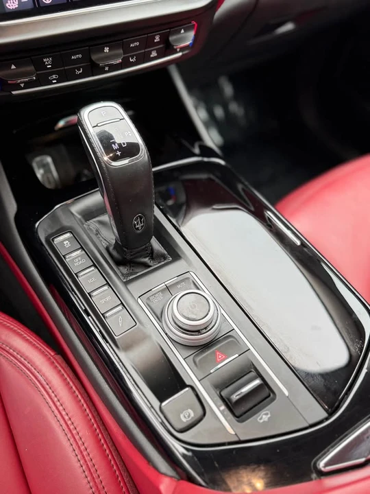 2022 Maserati Levante Modena - Image 11 of 20