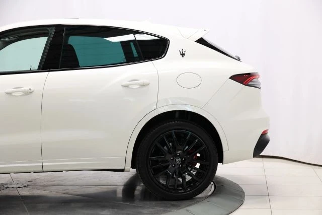 2022 Maserati Levante Modena - Image 8 of 31