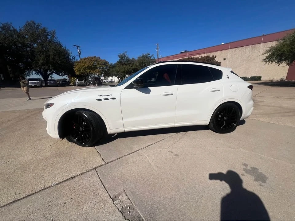 2022 Maserati Levante Modena - Image 2 of 9
