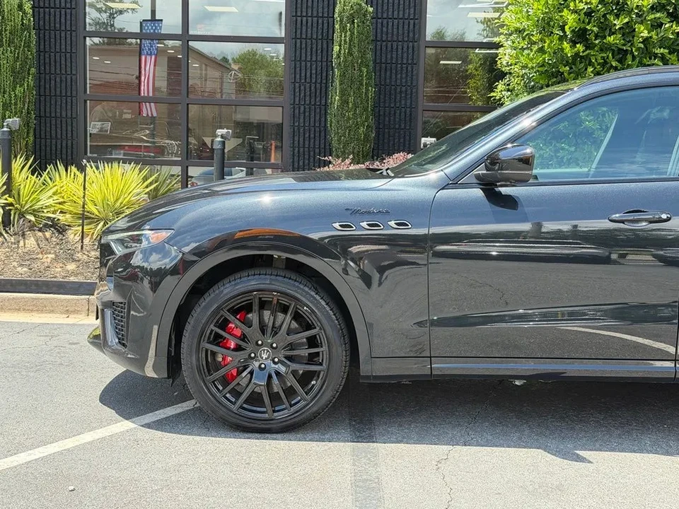 2022 Maserati Levante Modena - Image 11 of 31