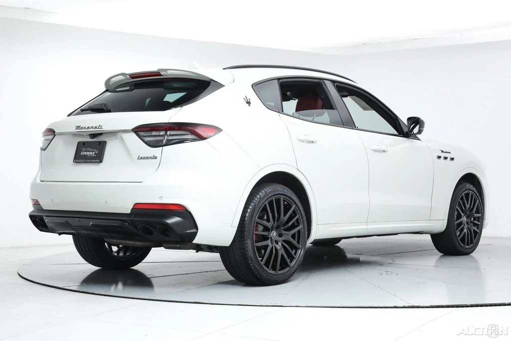 2022 Maserati Levante Modena - Image 5 of 21