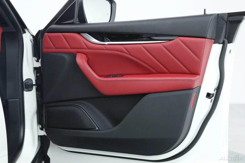 2022 Maserati Levante Modena - Image 9 of 21