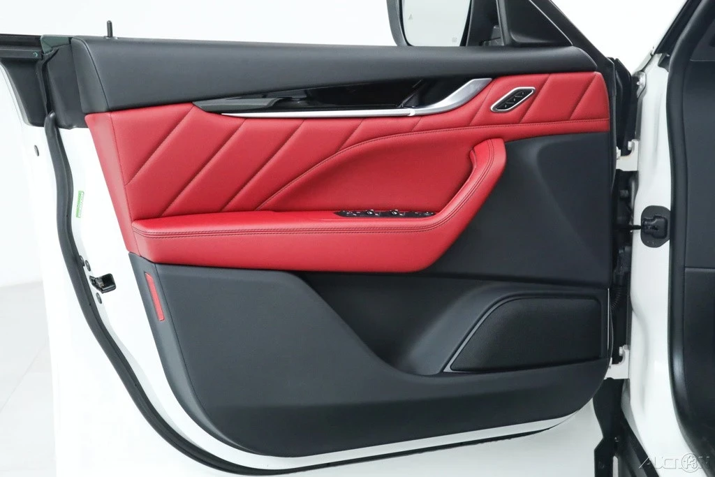 2022 Maserati Levante Modena - Image 15 of 21