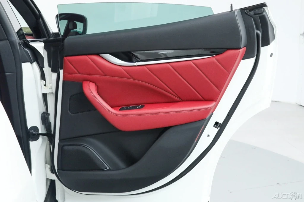 2022 Maserati Levante Modena - Image 13 of 21