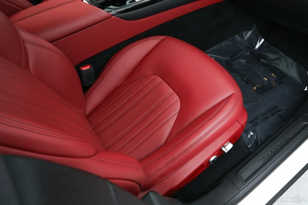2022 Maserati Levante Modena - Image 12 of 21