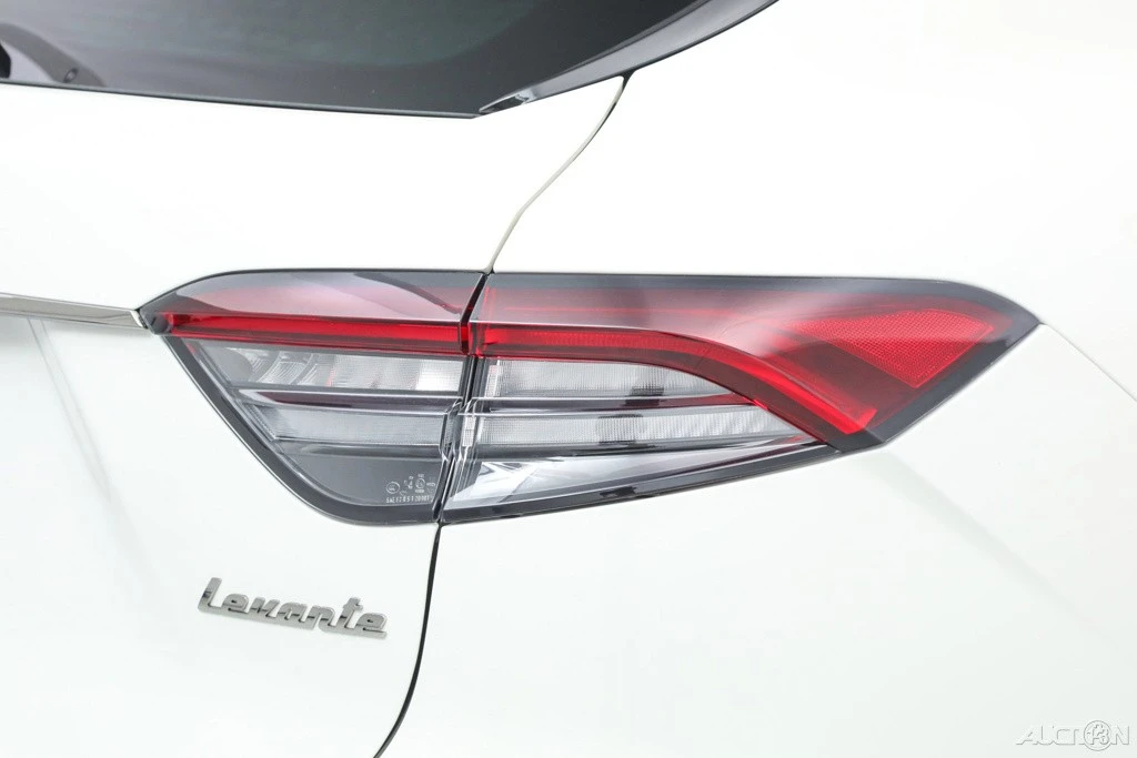 2022 Maserati Levante Modena - Image 11 of 21