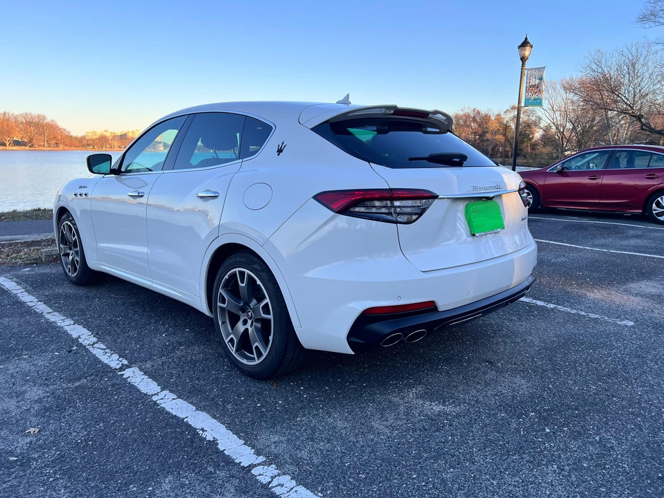 2022 Maserati Levante Modena - Image 12 of 31