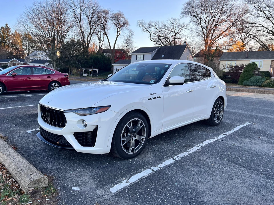 2022 Maserati Levante Modena - Image 9 of 31
