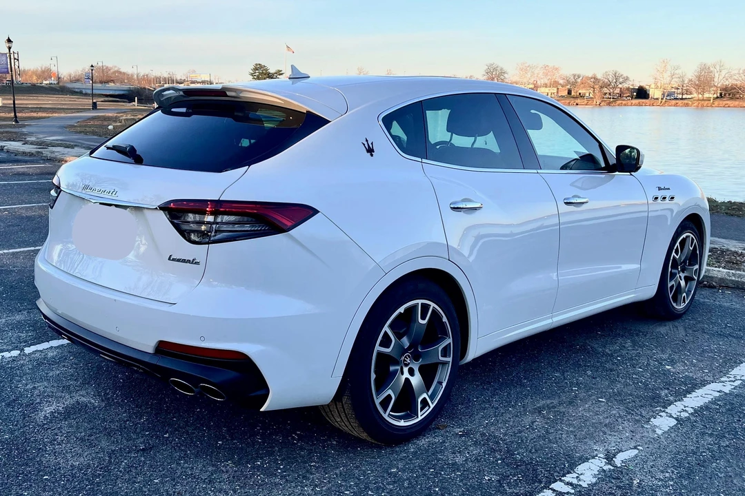 2022 Maserati Levante Modena - Image 4 of 31