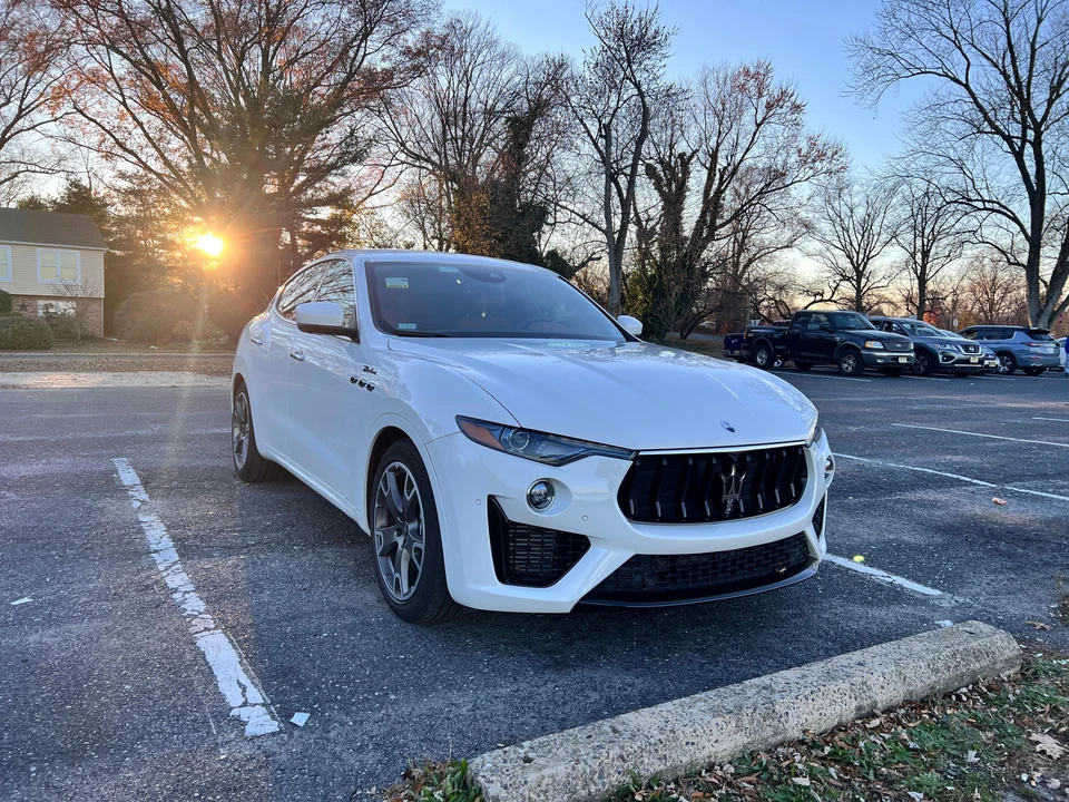 2022 Maserati Levante Modena - Image 18 of 31