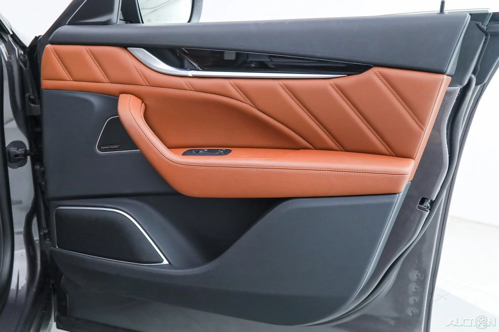2022 Maserati Levante Modena - Image 10 of 21