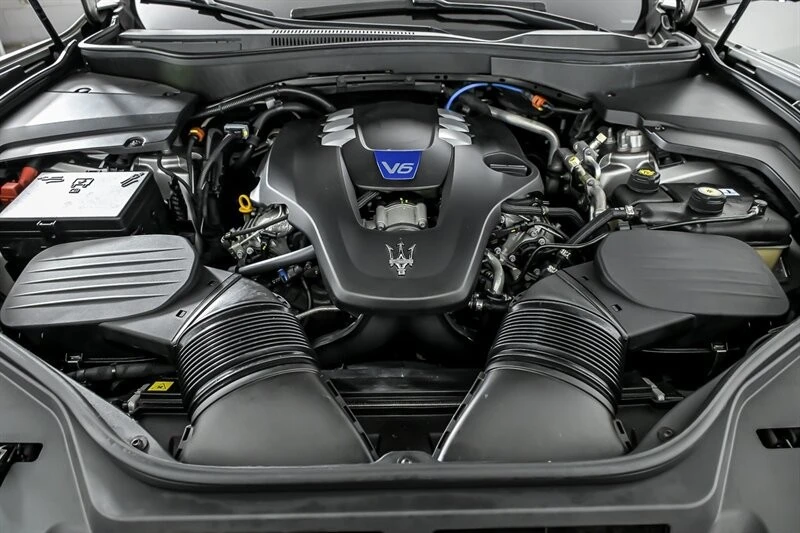 2022 Maserati Levante Modena - Image 12 of 31