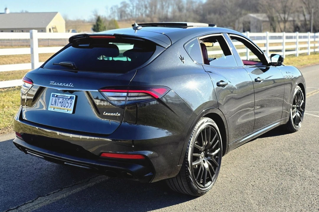 2022 Maserati Levante Modena - Image 2 of 8