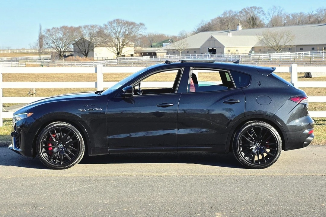 2022 Maserati Levante Modena - Image 3 of 8