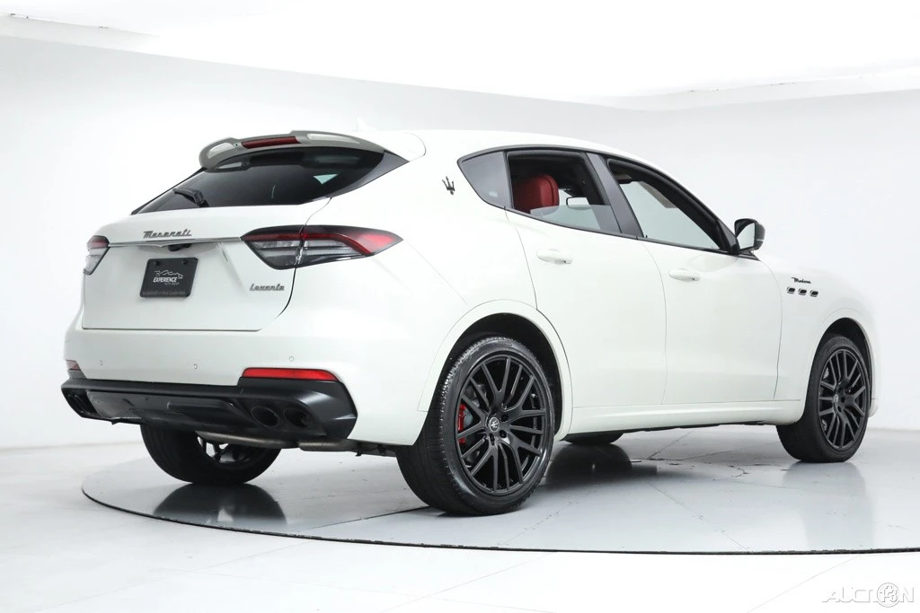 2022 Maserati Levante Modena - Image 5 of 21