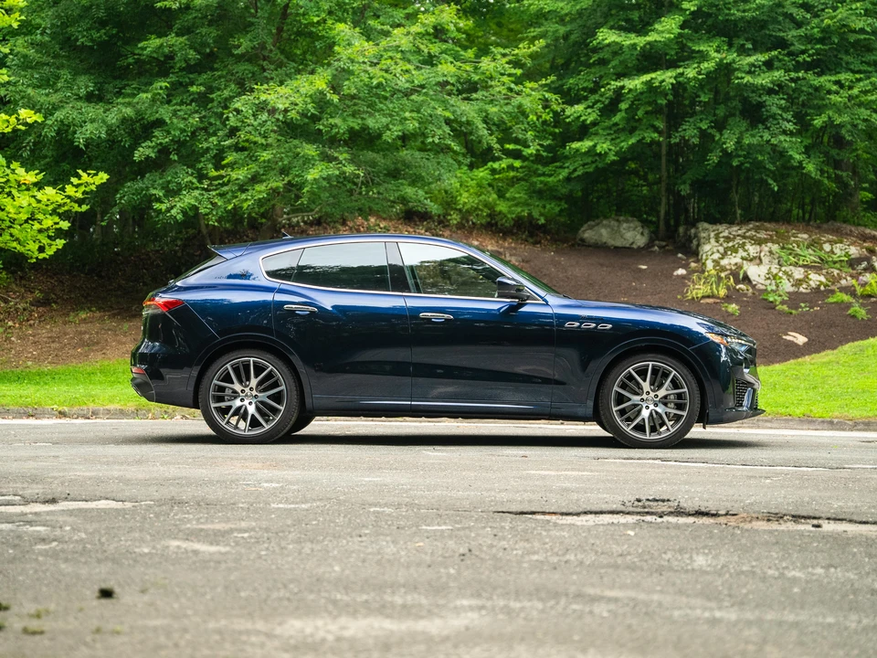 2022 Maserati Levante Modena - Image 14 of 31