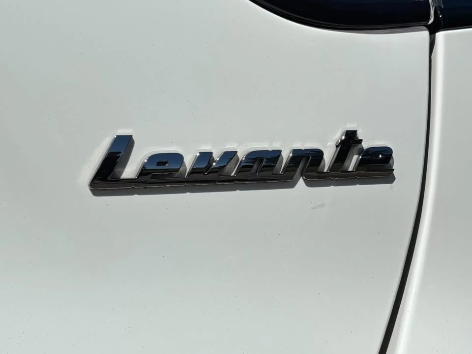 2022 Maserati Levante Modena - Image 11 of 20