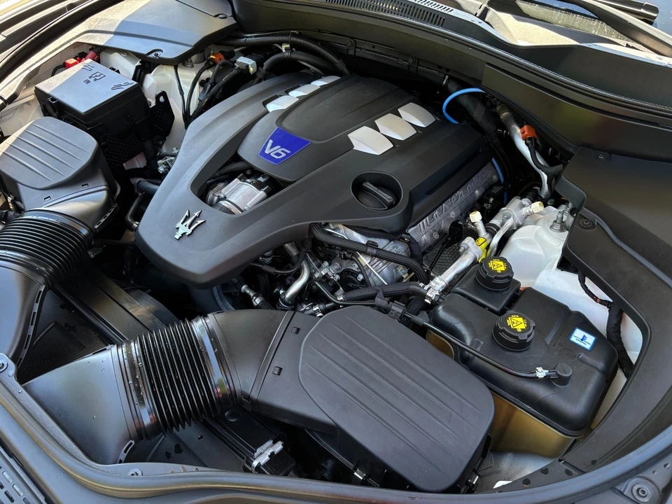 2022 Maserati Levante Modena - Image 21 of 31