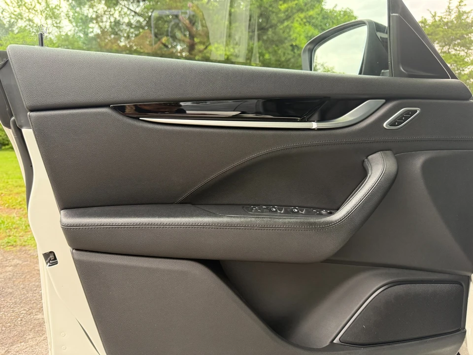 2022 Maserati Levante - Image 29 of 31