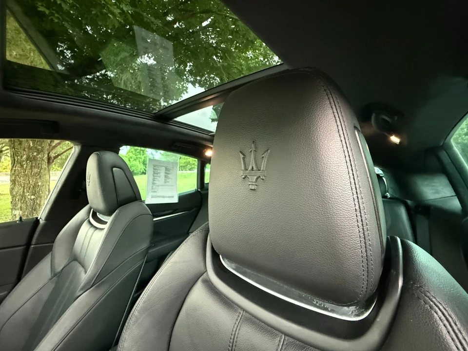 2022 Maserati Levante - Image 28 of 31