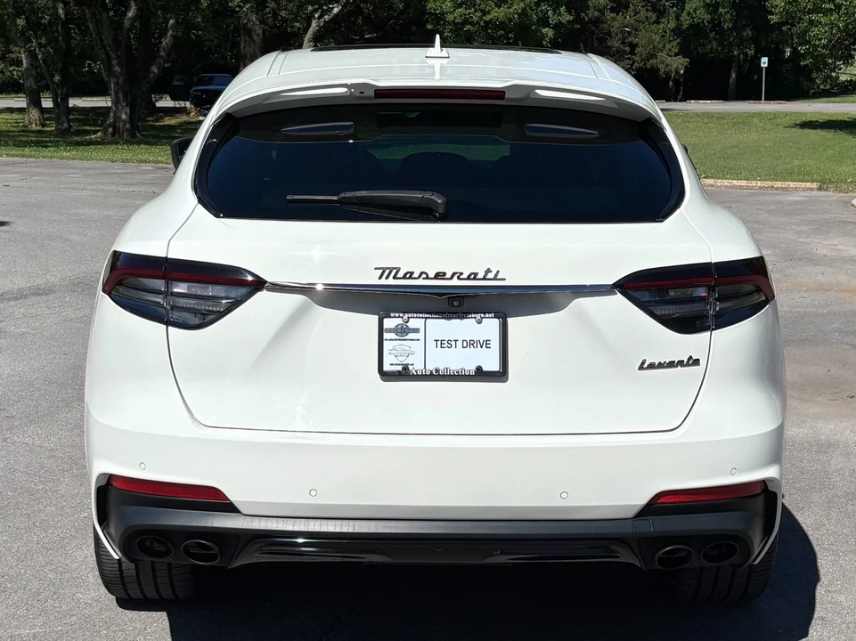 2022 Maserati Levante - Image 6 of 31