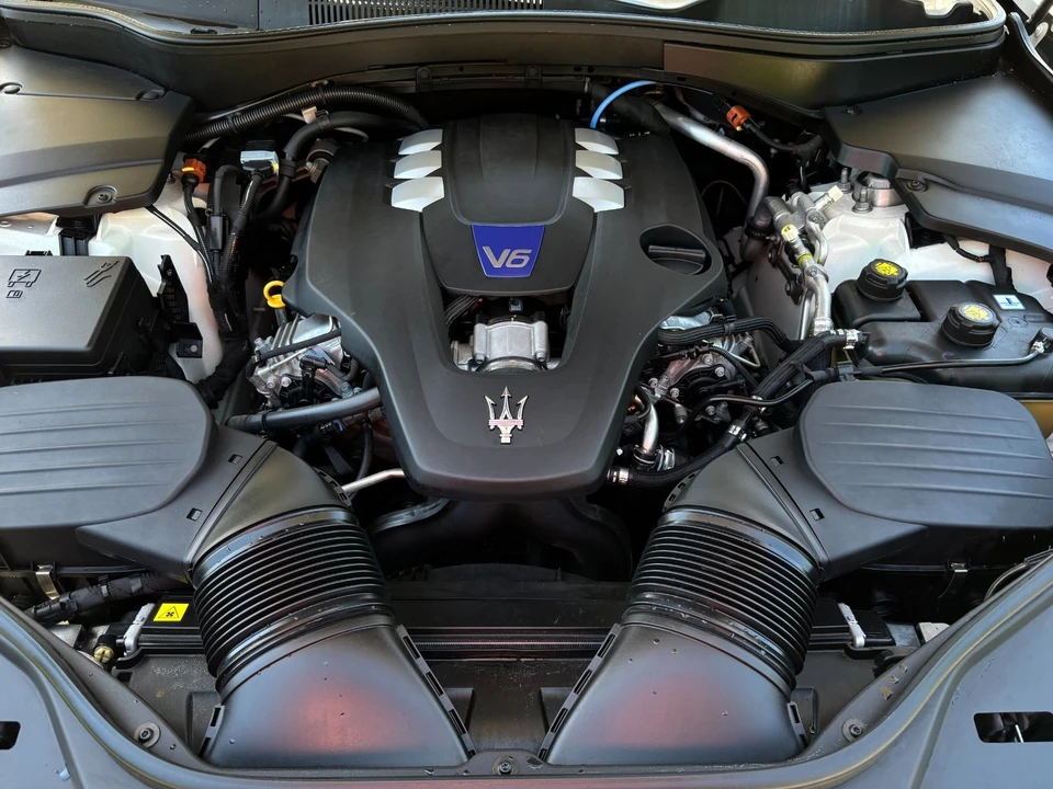 2022 Maserati Levante Modena - Image 18 of 31