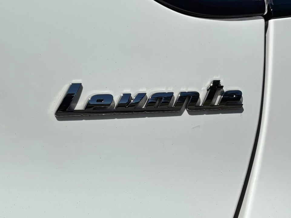 2022 Maserati Levante Modena - Image 11 of 31