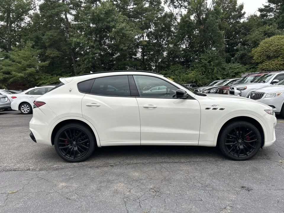 2022 Maserati Levante - Image 6 of 20