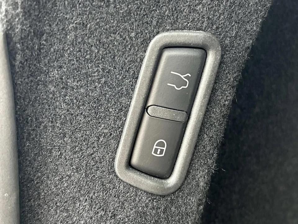 2022 Maserati Levante - Image 12 of 20