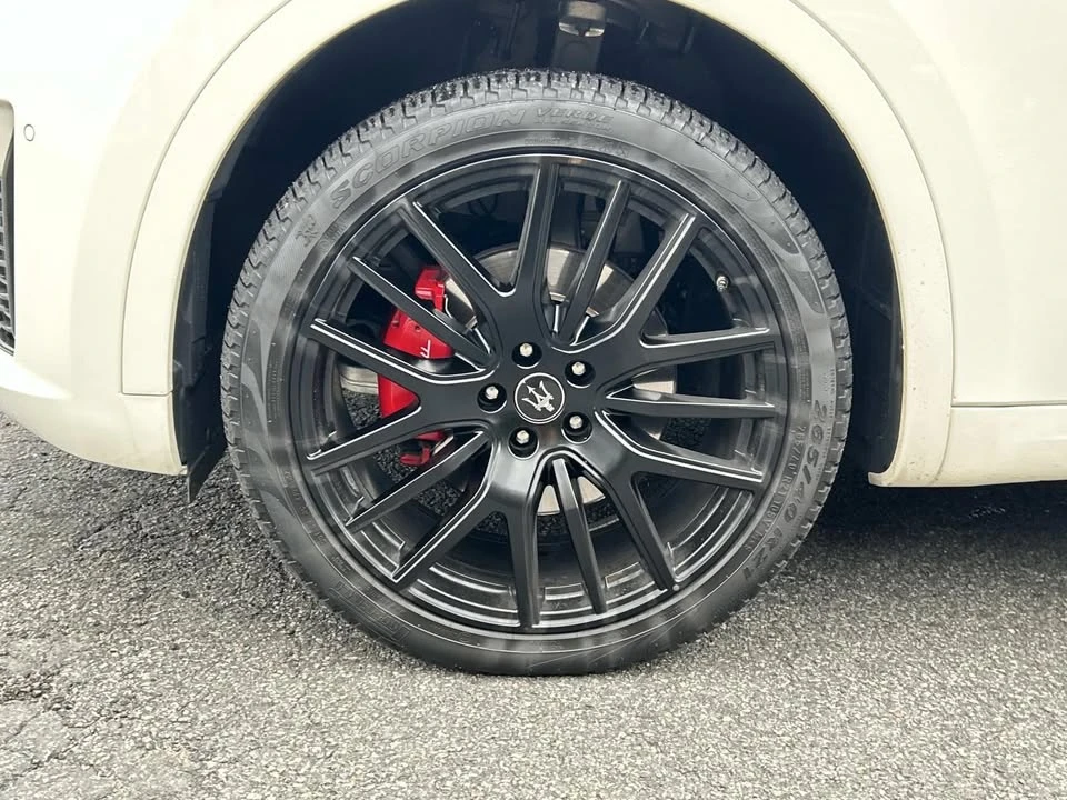 2022 Maserati Levante - Image 9 of 20