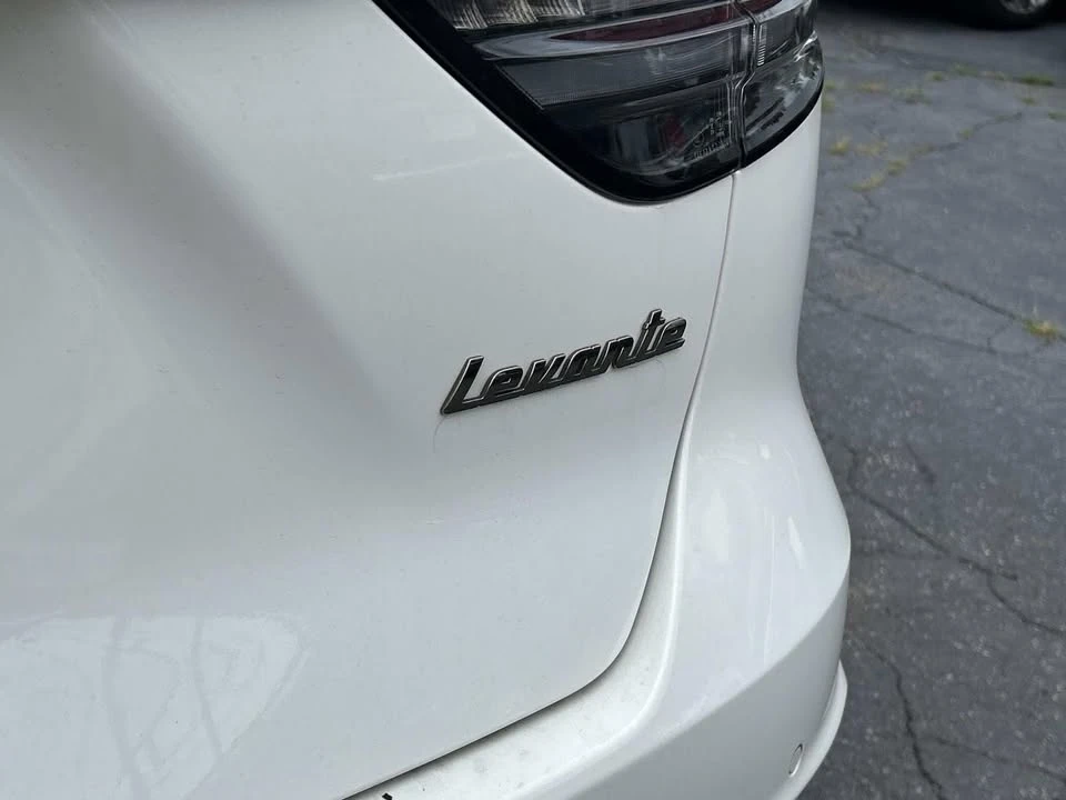 2022 Maserati Levante - Image 14 of 20