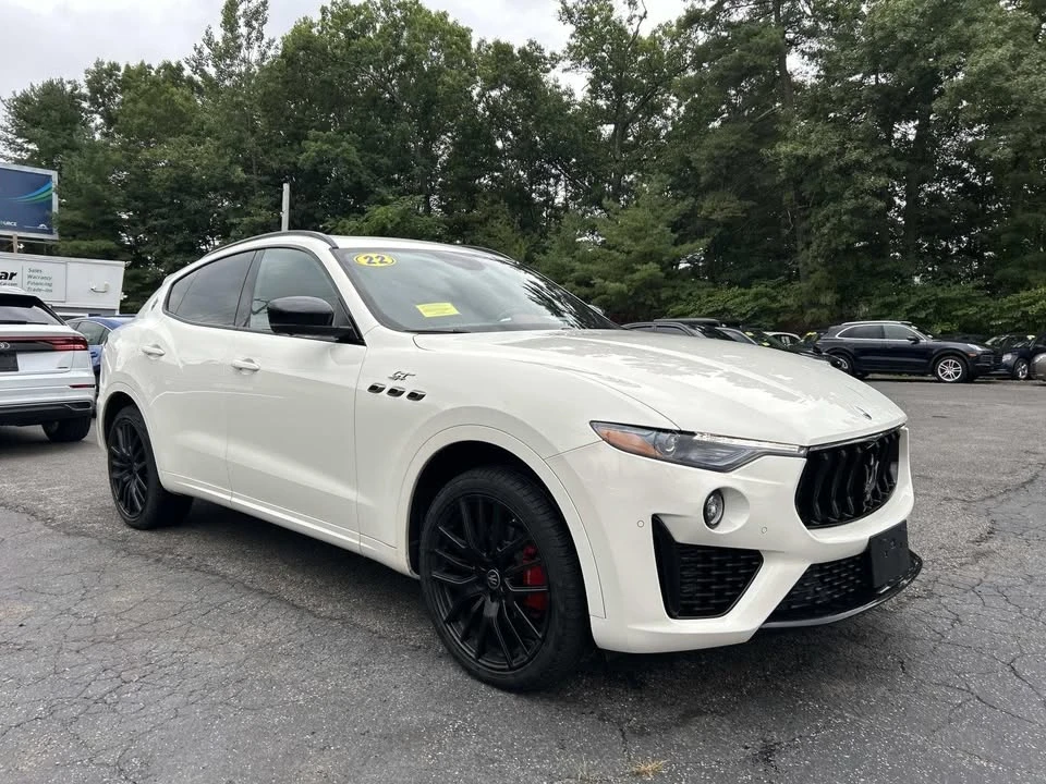 2022 Maserati Levante - Image 7 of 20