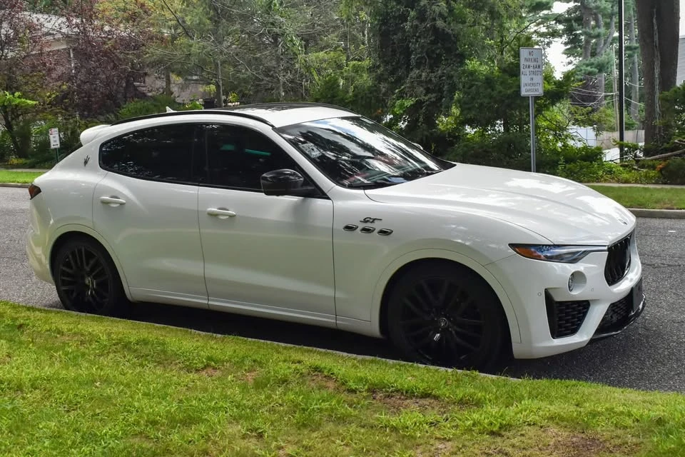 2022 Maserati Levante Modena - Image 11 of 20
