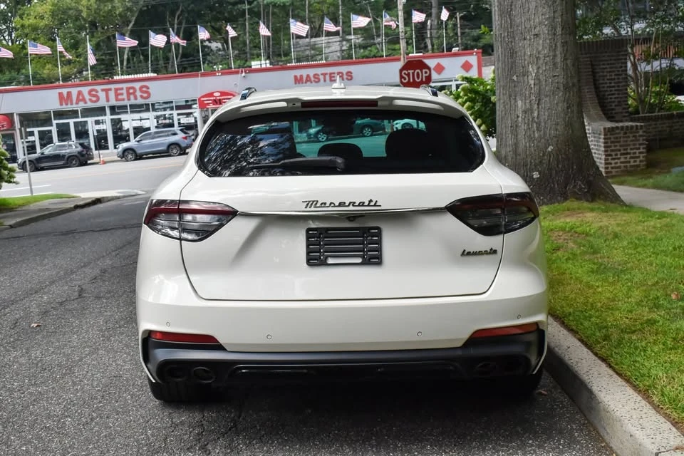 2022 Maserati Levante Modena - Image 7 of 20
