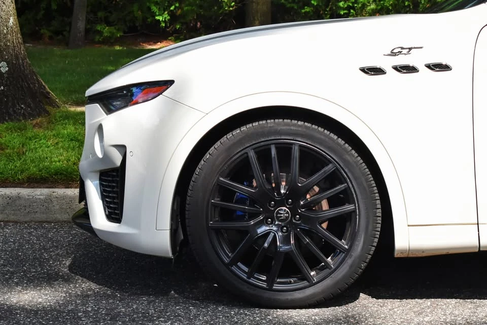 2022 Maserati Levante Modena - Image 13 of 20