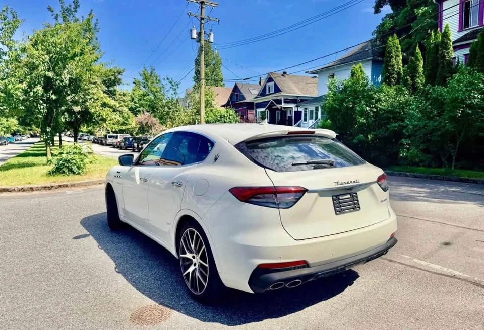 2022 Maserati Levante Modena - Image 5 of 9