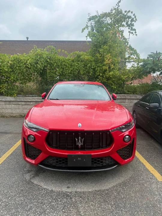 2022 Maserati Levante - Image 2 of 15