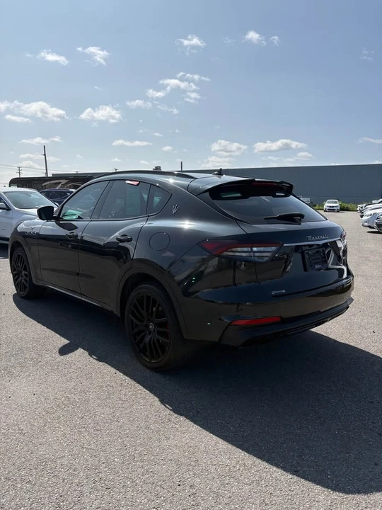 2022 Maserati Levante - Image 7 of 17