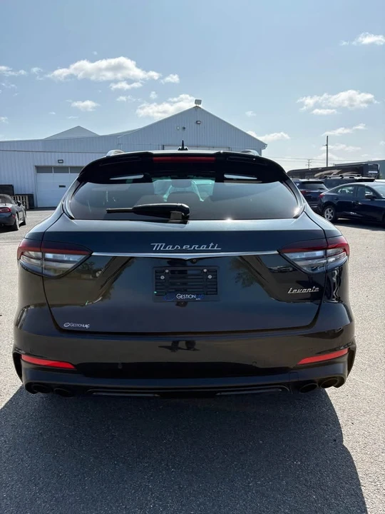2022 Maserati Levante - Image 6 of 17