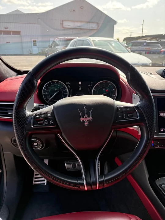2022 Maserati Levante - Image 12 of 17