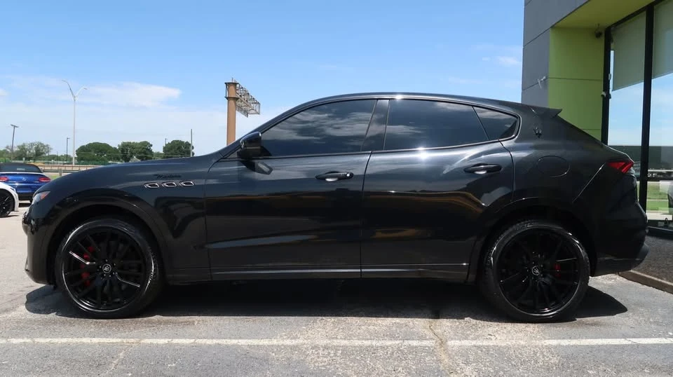 2022 Maserati Levante - Image 7 of 20