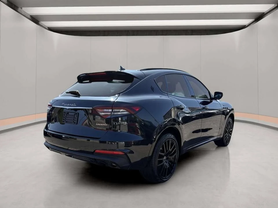 2022 Maserati Levante - Image 5 of 10