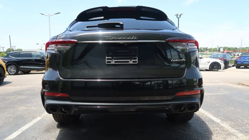 2022 Maserati Levante - Image 9 of 20