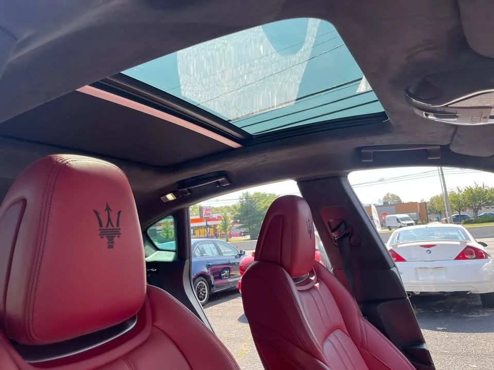 2022 Maserati Levante Modena - Image 12 of 19