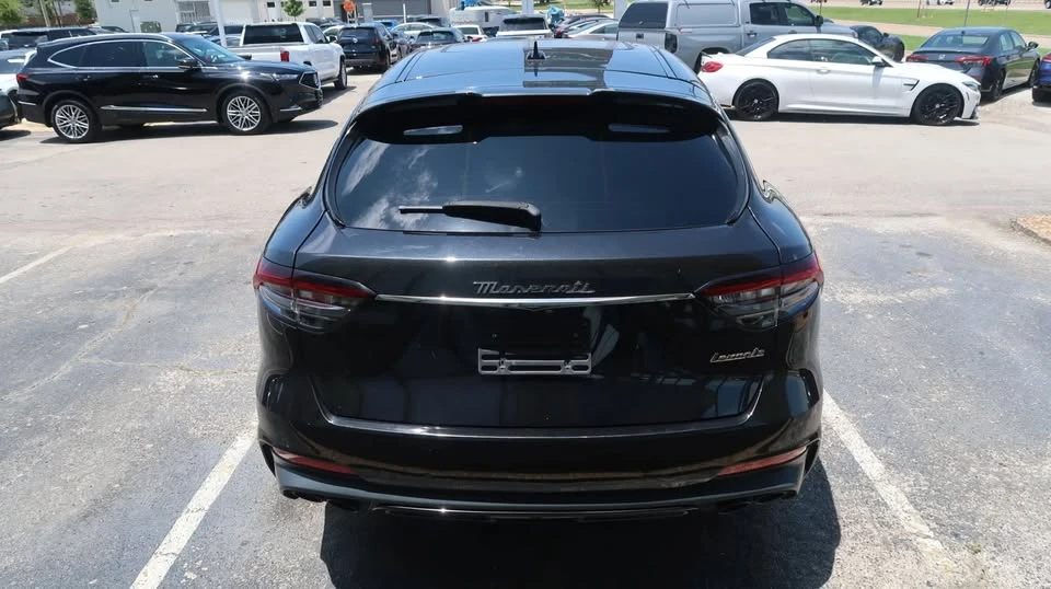 2022 Maserati Levante - Image 11 of 20