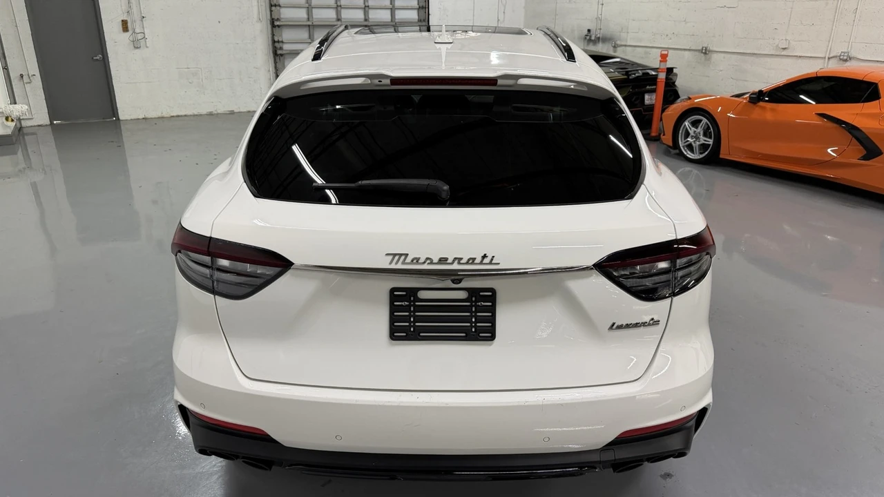 2022 Maserati Levante - Image 13 of 31