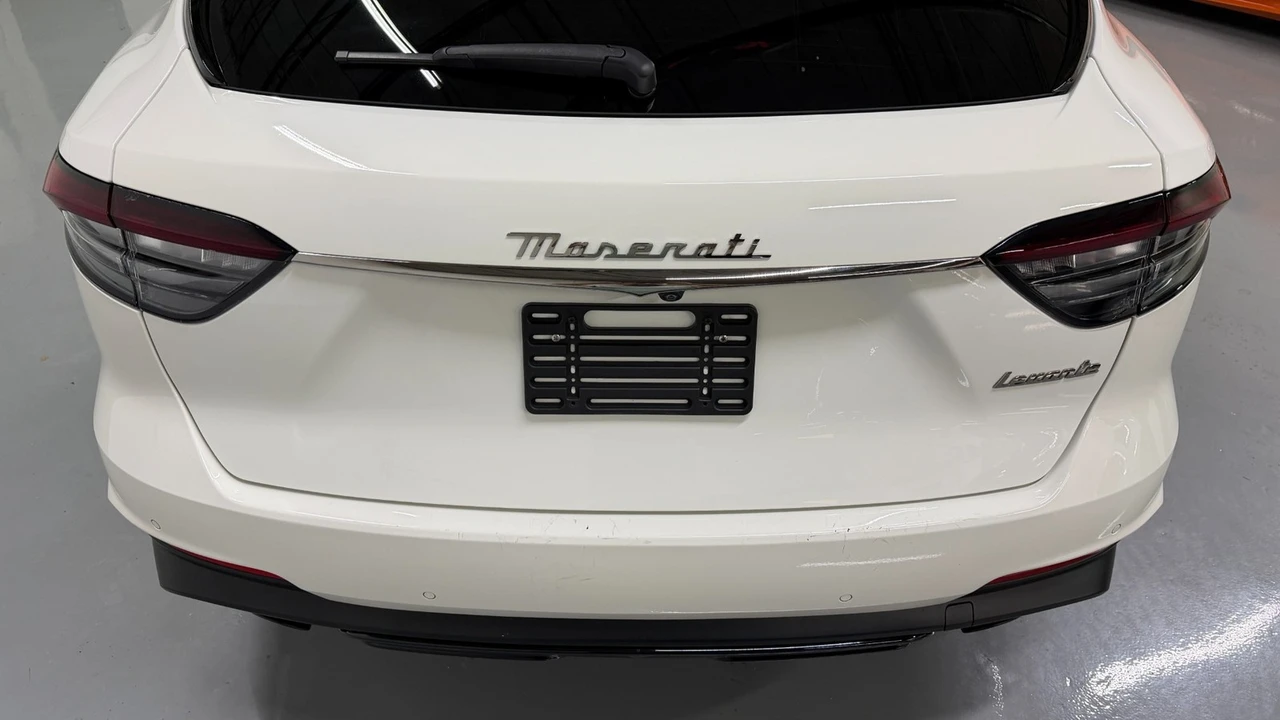 2022 Maserati Levante - Image 14 of 31