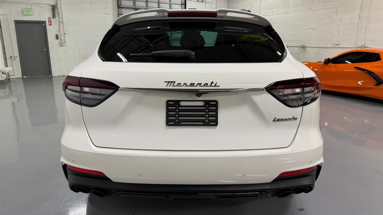 2022 Maserati Levante - Image 15 of 31